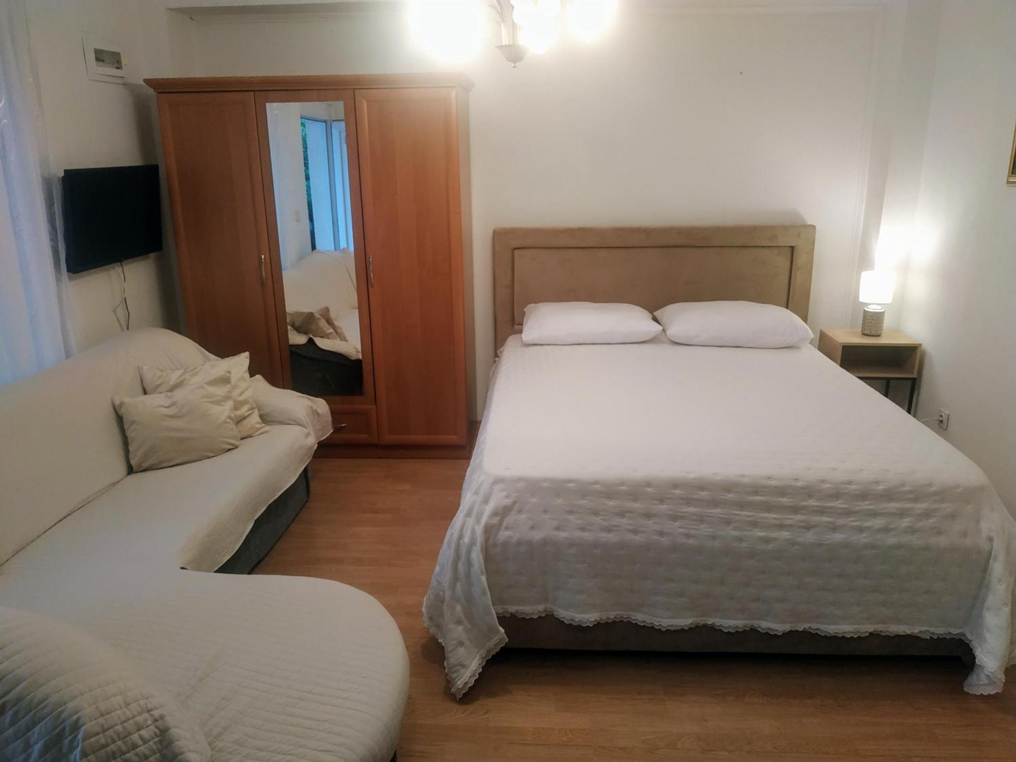 Pelivan Apartments Каштела Экстерьер фото